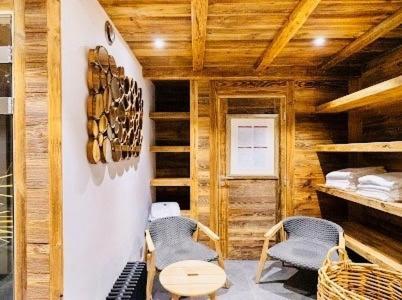 Premium 4 Bed Ski-in & Out Arc 1950 *